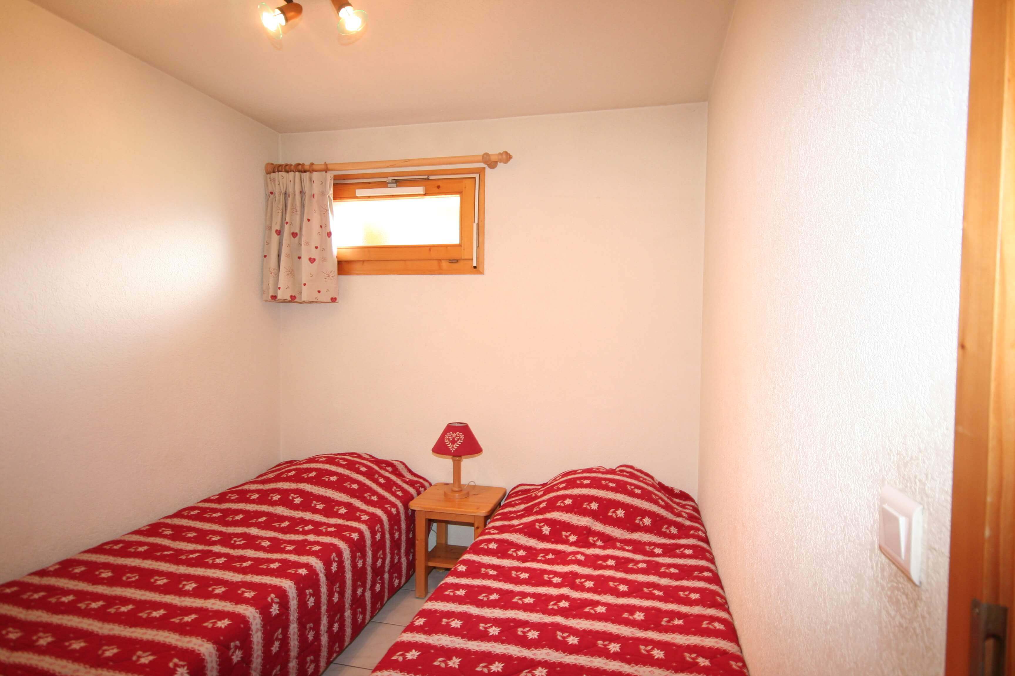 Room n°2 - 3 Rooms with balcony Echo des Montagnes - Rent flats chatel